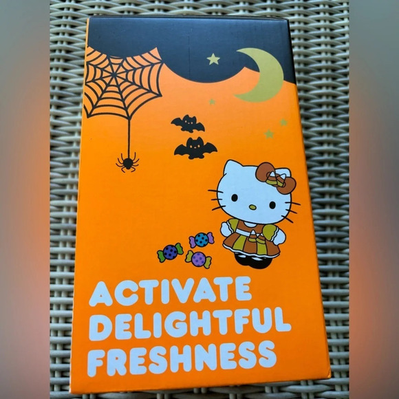 Hello Kitty Witch Ceramic Vanilla Reed Diffuser - Picture 2 of 2